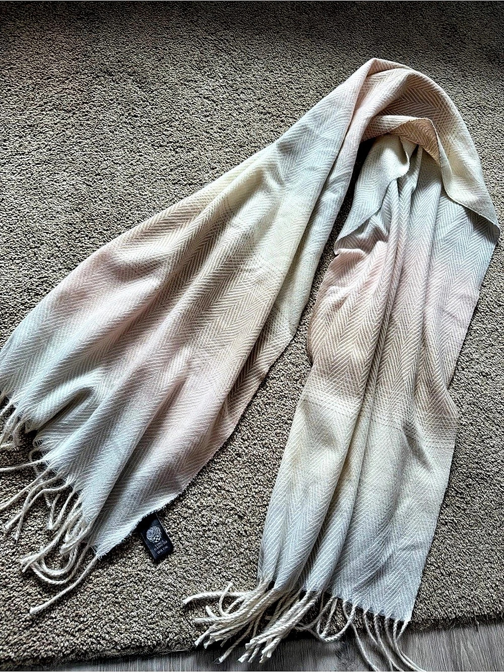Vince Camuto Herringbone Scarf in Pink & White Like New